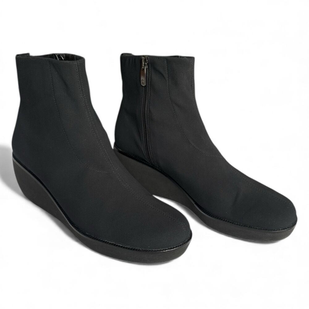 Donald Pliner Naida Ankle Booties Black Stretch Crepe Zip Ankle 2.5” Wedge 9.5 M